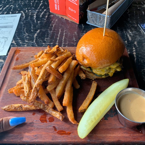 LOVE THIS PLACE! I just moved 2 minutes from Argosy & have been going nearly every day. I’m a regular lol! I absolutely love the Plancha burger & their hot chicken sandwich. Fries are a 10 as well.