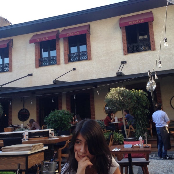 9/25/2015 tarihinde Olcay T.ziyaretçi tarafından Nola Restaurant Istanbul'de çekilen fotoğraf