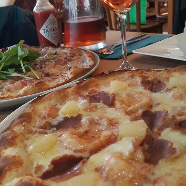 10/1/2017 tarihinde Bahar E.ziyaretçi tarafından Beppe Pizzeria'de çekilen fotoğraf