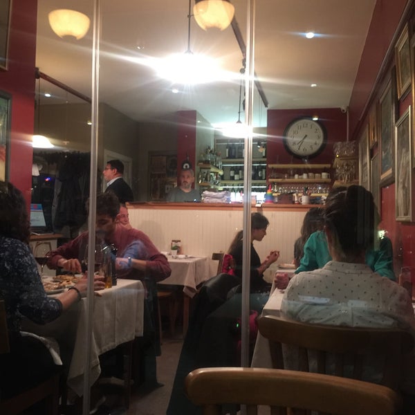 Photo taken at Beppe Pizzeria by Bahar E. on 10/19/2018