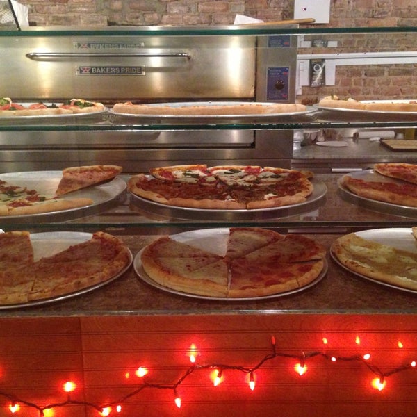 Photo taken at Brickhouse Pizzeria by Omar D. on 11/21/2013