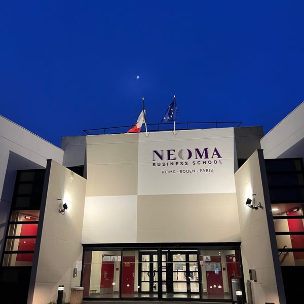 NEOMA BS takes part in Inside LVMH - NEOMA