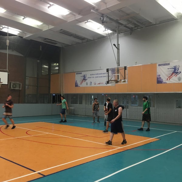 Спортивный комплекс миэт. Иркутск ФОК спортивное здание. ФОК Новоленино Иркутск. Посёлок молодёжный Иркутск спортзал.