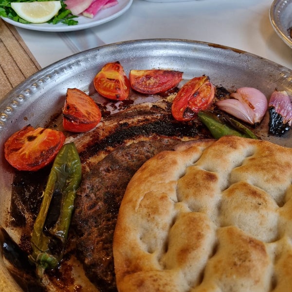 Photo taken at Pöç Kasap ve Restaurant by elif on 11/30/2022