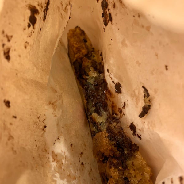 Hidden gem, literally hidden! Tried the choc chip and it is the bomb. Texture heaven- crunchy out, gooey in. That’s fresh baked, but also attesting the same quality even when had the next morning.