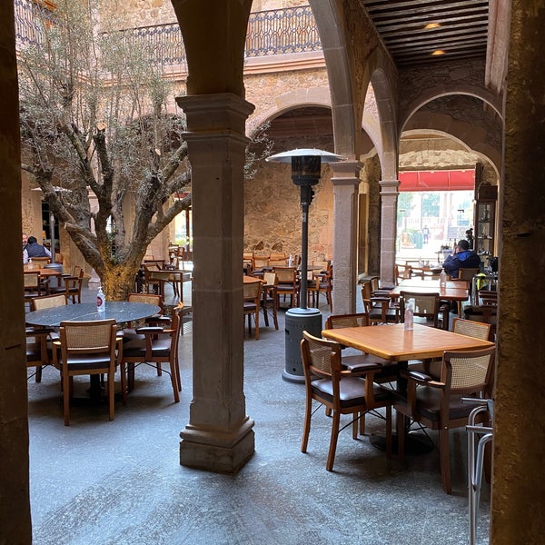 รูปภาพถ่ายที่ Restaurante La Posada Del Virrey โดย Pcc C. เมื่อ 1/11/2021