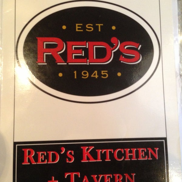 Снимок сделан в Red&#39;s Kitchen &amp; Tavern пользователем Haunted Happenings M. 4/11/2013