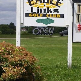 รูปภาพถ่ายที่ Eagle Links Golf Club โดย Eagle Links Golf Club เมื่อ 3/2/2022