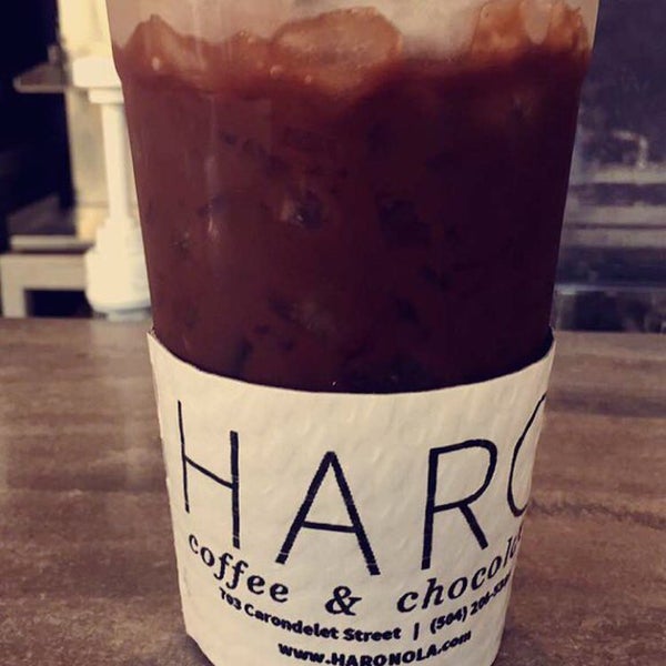รูปภาพถ่ายที่ HARO coffee &amp; chocolate โดย Andrew M. เมื่อ 12/17/2015