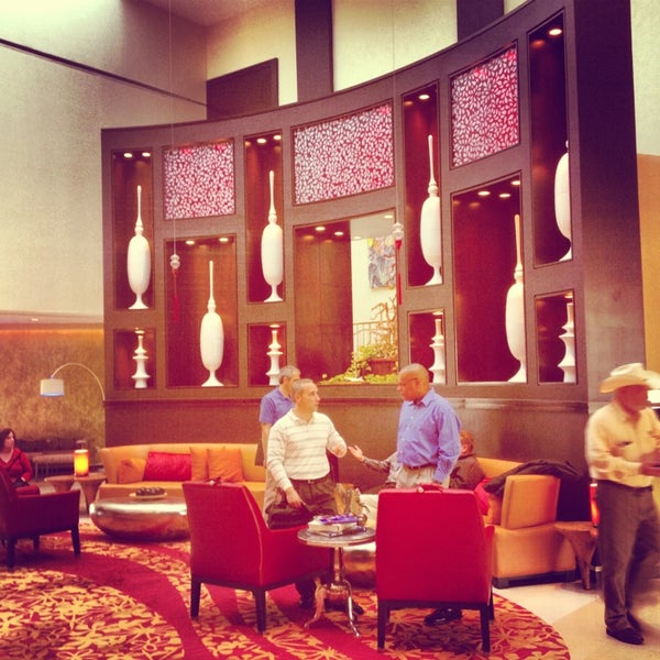 Foto diambil di Delta Hotels by Marriott Woodbridge oleh Sumit &#39;DulhanExpo&#39; A. pada 4/9/2013