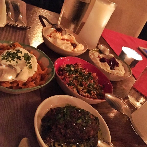 Foto diambil di Efruz Restaurant oleh Gizem pada 9/20/2016