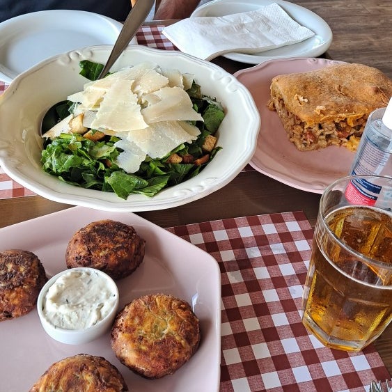 We tried fish pie, courgette balls, fried feta and green salad with parmesan and croutons. Was really delicious and plenty for two of us.