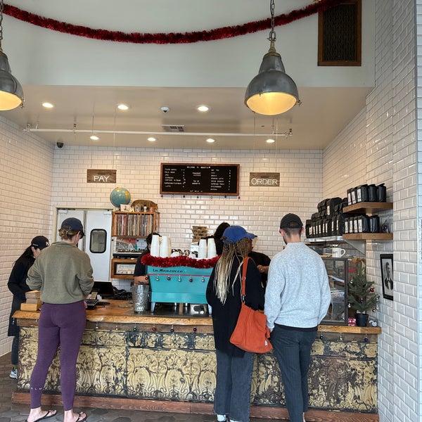 Foto scattata a Menotti&#39;s Coffee Stop da Erin L. il 12/29/2023