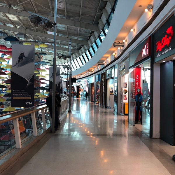 8/16/2018 tarihinde Patricio S.ziyaretçi tarafından Mall Sport'de çekilen fotoğraf