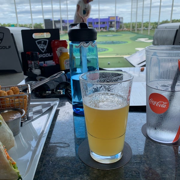 Foto scattata a Topgolf da Randy H. il 7/18/2021