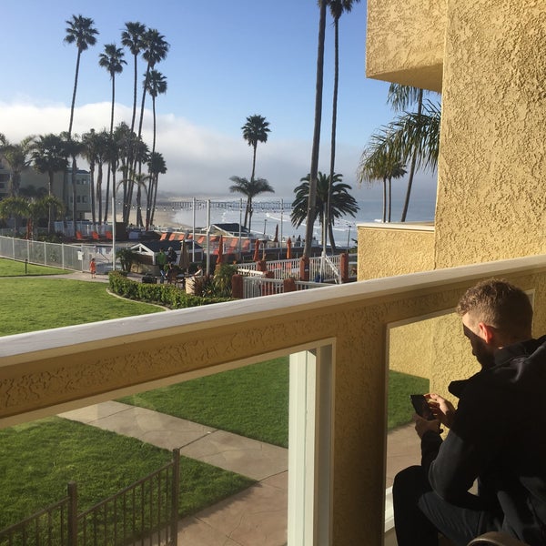 Photo taken at SeaCrest OceanFront Hotel in Pismo Beach by Nelly A. on 4/2/2017