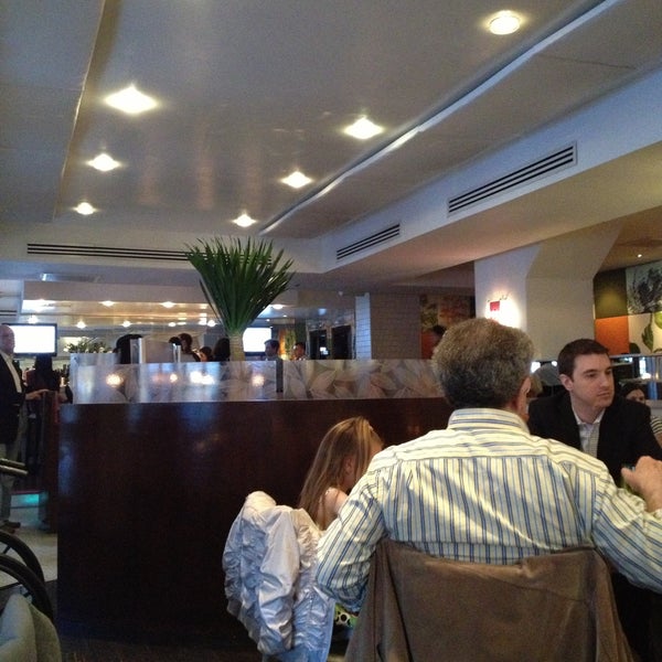 Foto tomada en T-Bar Steak &amp; Lounge  por Nando S. el 5/1/2013