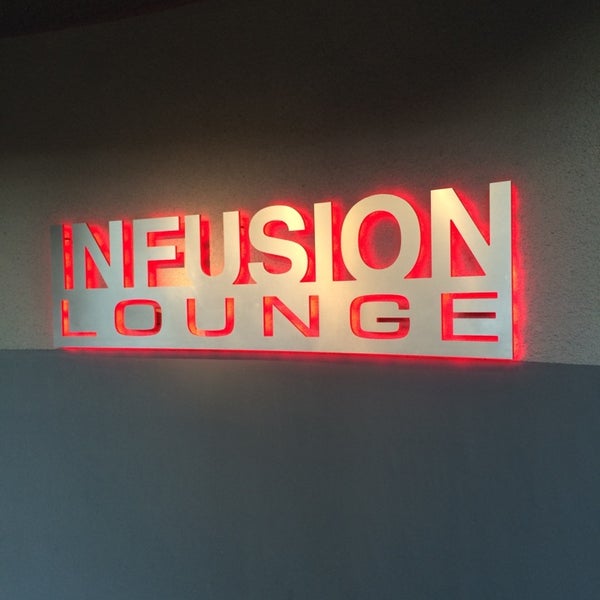 7/1/2014 tarihinde Leonardo T.ziyaretçi tarafından Infusion Lounge Hollywood'de çekilen fotoğraf