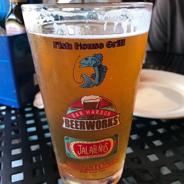 Photo taken at Bar Harbor Beerworks by Tom R. on 9/1/2018