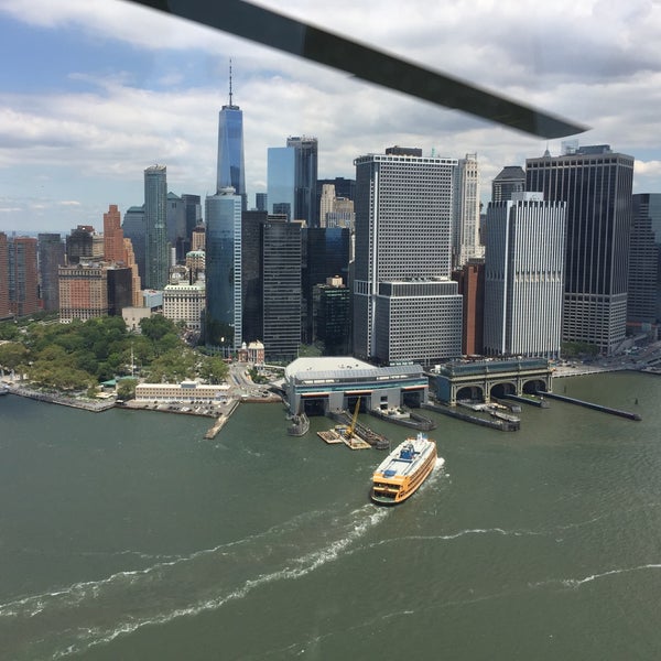 Foto tirada no(a) Liberty Helicopter Tours por Martin G. em 7/26/2017