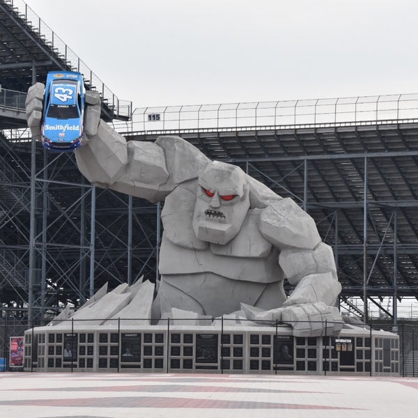 รูปภาพถ่ายที่ Dover International Speedway โดย Martin G. เมื่อ 7/22/2017