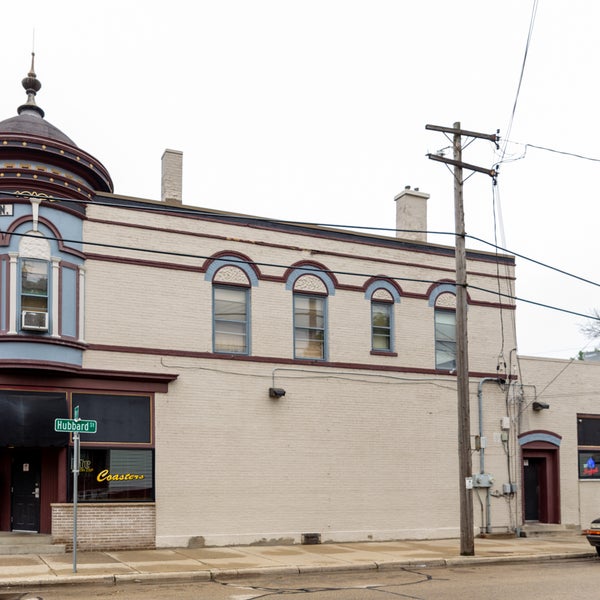 Coasters Bar & Grill Bar in Racine