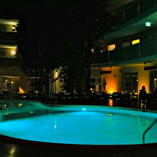 Das Foto wurde bei Oliverio at Avalon Hotel Beverly Hills von Kiat 明. am 12/10/2012 aufgenommen