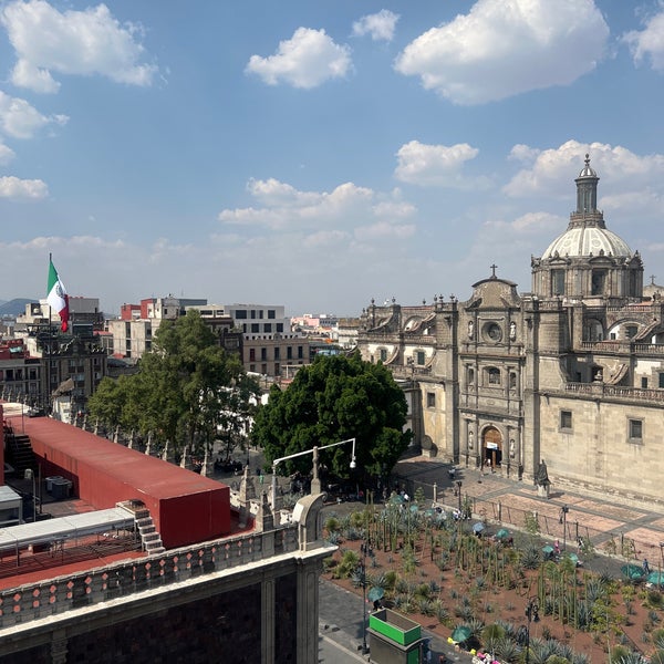 รูปภาพถ่ายที่ El Balcón del Zócalo โดย Reem เมื่อ 6/10/2023