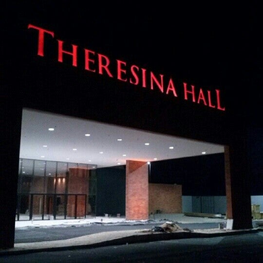 Foto tirada no(a) Theresina Hall por Luana S. em 11/22/2013