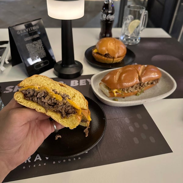 Photo taken at Graviton Steak Burger by HA🚳 on 10/9/2023