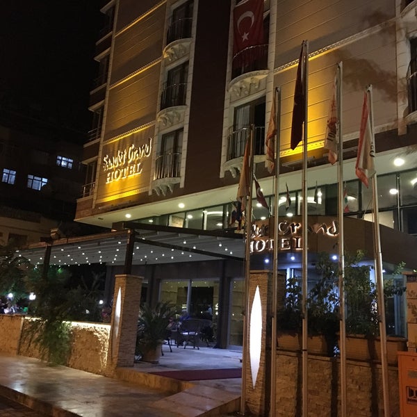 Das Foto wurde bei Saadet Grand Hotel von Ali İhsan G. am 10/28/2017 aufgenommen