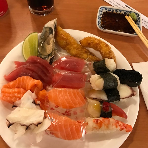 รูปภาพถ่ายที่ Sushi Isao โดย Fabio Massaru F. เมื่อ 3/11/2017