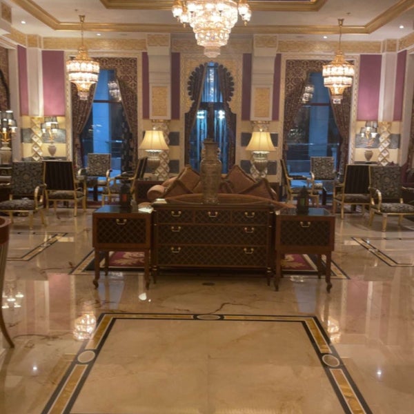 Das Foto wurde bei Waldorf Astoria Jeddah - Qasr Al Sharq von Thamer am 3/29/2023 aufgenommen
