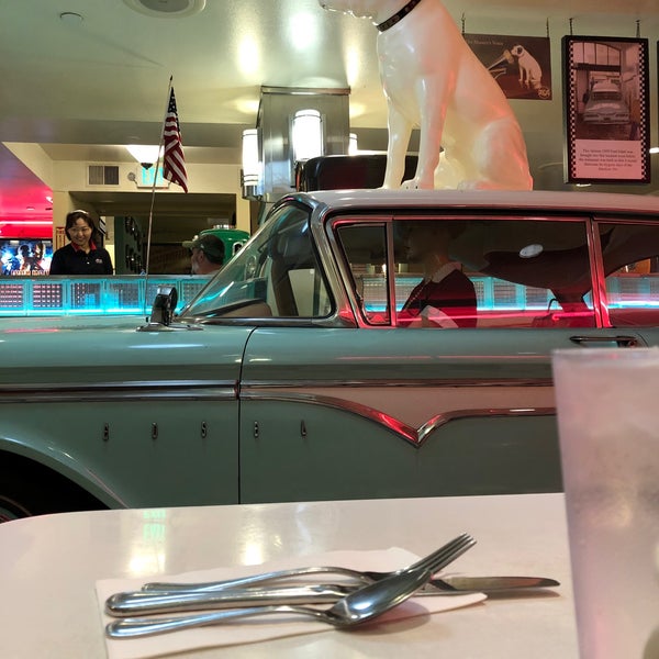 Photo taken at Lori&#39;s Diner by Larry B. on 9/16/2019