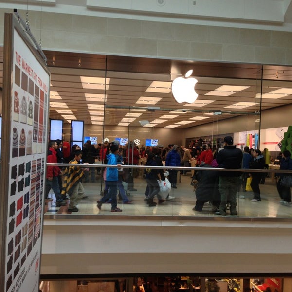 Photos At Apple Garden State Plaza Electronics Store In Paramus