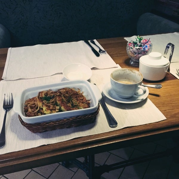 Foto diambil di Ресторан &quot;Комарово&quot; oleh Аnna pada 11/17/2014