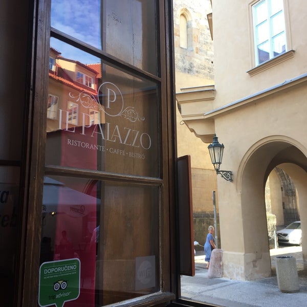 Foto tomada en Il Palazzo Italian Restaurant  por Erin S. el 7/26/2018