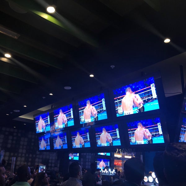 Photo taken at Dave &amp; Buster&#39;s by Farhan on 9/16/2018