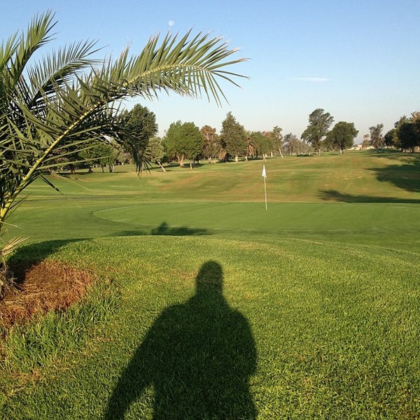 7/24/2013 tarihinde Art D.ziyaretçi tarafından Paradise Knolls Golf Course'de çekilen fotoğraf