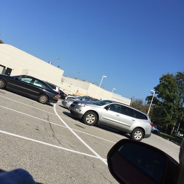 Glenarden/Theresa Banks Memorial Aquatic Center Swimming Pool
