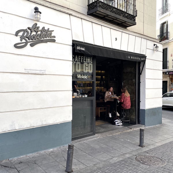 Photo taken at La Bicicleta Café by Rayan. on 10/16/2022