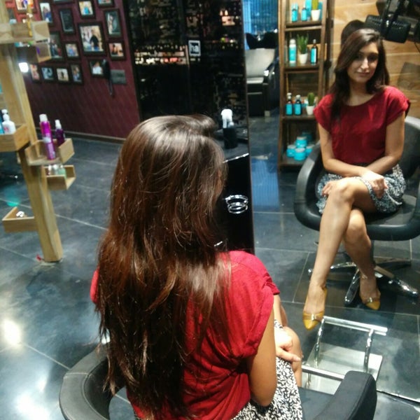 Photos at hakim's aalim Hair N Beauty Lounge - Salon / Barbershop in  Ahmedabad