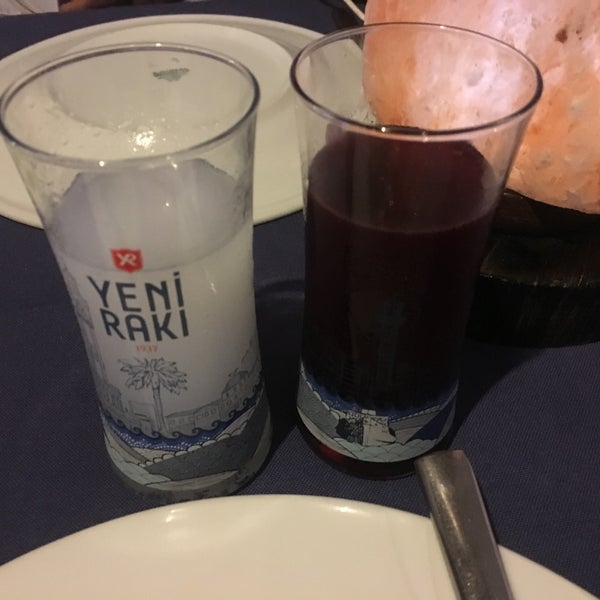 Photo taken at Mavraki Balık Restaurant by Kenan Ç. on 9/10/2016
