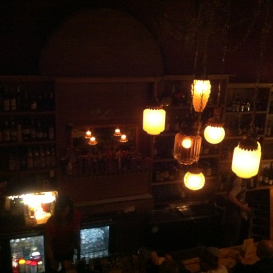 12/16/2012 tarihinde Roberto G.ziyaretçi tarafından Hillside Bar'de çekilen fotoğraf
