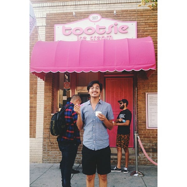 7/26/2013 tarihinde Francisco G.ziyaretçi tarafından Tootsie Ice Cream'de çekilen fotoğraf