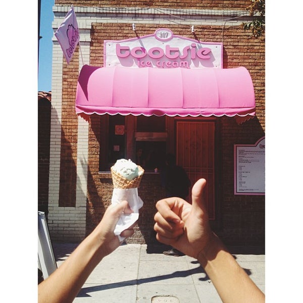 7/29/2013 tarihinde Francisco G.ziyaretçi tarafından Tootsie Ice Cream'de çekilen fotoğraf