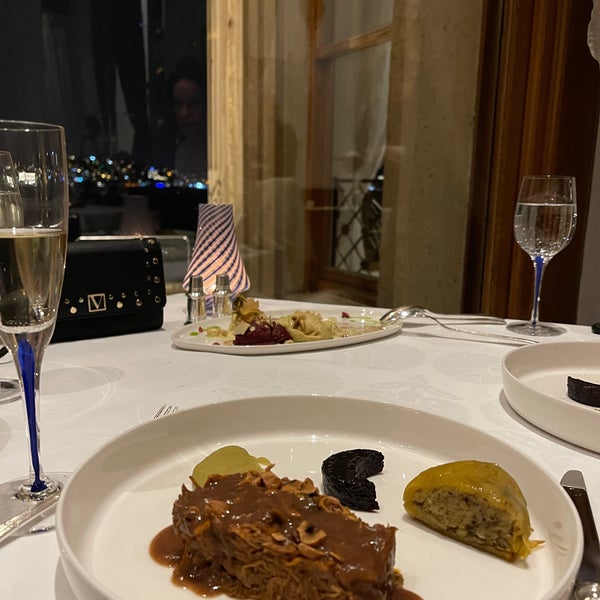 11/20/2022 tarihinde SANAZ t.ziyaretçi tarafından Tuğra Restaurant &amp; Lounge'de çekilen fotoğraf