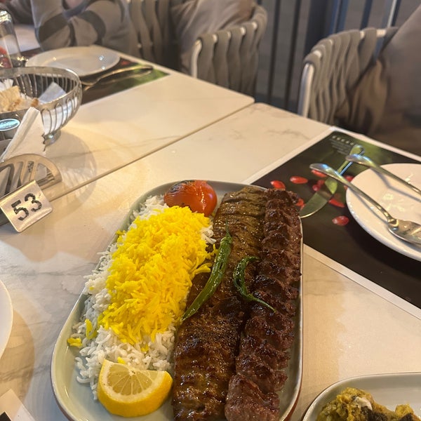 Снимок сделан в Iran Zamin Restaurant пользователем SANAZ t. 3/1/2023