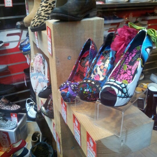 shoe shops in victoria centre