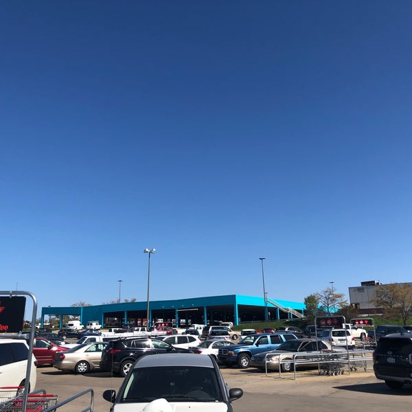 HyVee Grocery Store in Cedar Rapids